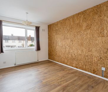 Woodfield Road, Crawley, RH10 - Photo 1