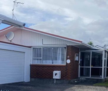 Strandon Townhouse - Photo 5