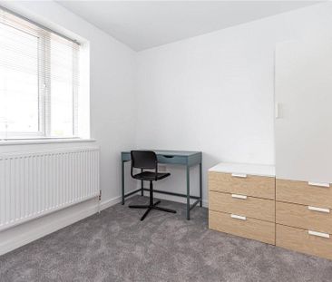 5 bedroom semi-detached house to rent - Photo 3
