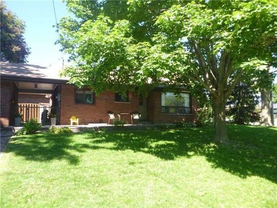 For Lease - 352 Harcourt Drive Unit# Main, Oshawa, Ontario - Photo 1