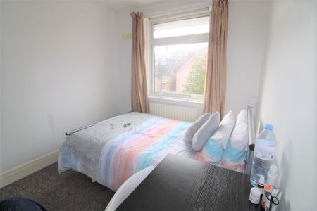 Room in a Shared House, Roedale Road, BN1 - Photo 5