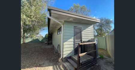 ONE BEDROOM UNIT ! - Photo 3