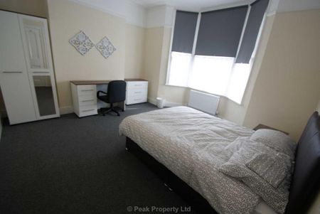 1 bedroom in a house share to rent - Photo 2