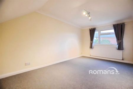 4 bedroom detached house to rent - Photo 4