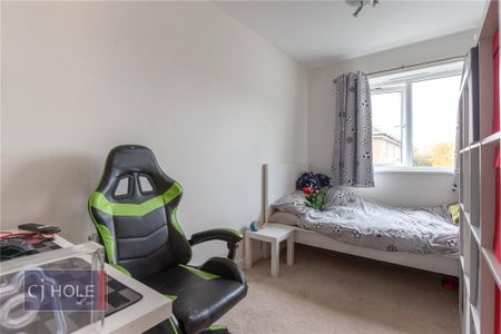 3 bedroom semi-detached house to rent - Photo 3