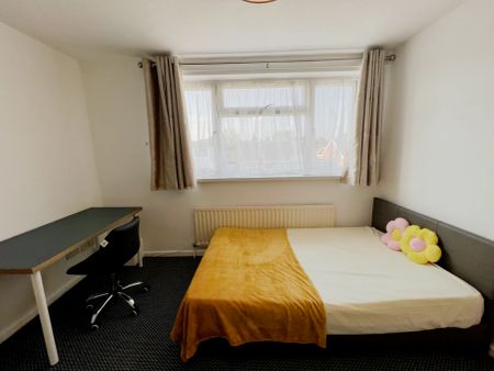 room 3 - Photo 3