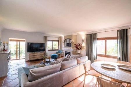 Luxury 5 room Detached House for rent in Benahavís, Spain - Photo 4