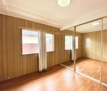 Family Home with Ample Parking - Photo 5