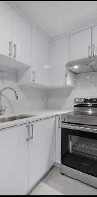 1 Bed 1 Bath for Rent near Joyce Skytrain Station - Photo 1