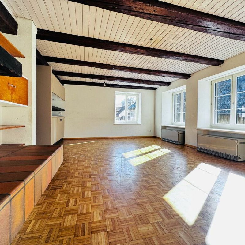 5.5-Zimmer-Wohnung mit Balkon und Gartenmitbenützung - einfacher Ausbaustandard - Foto 1