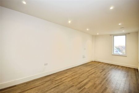Gaumont Place, London, SW2 4GB - Photo 2