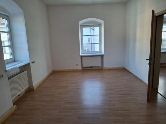 Gut aufgeteilte 3-Zimmer Wohnung mit möblierter Küche in Zentrumslage Ried - Foto 1