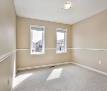 For Lease - 1337 Goldhawk Trail, Oakville, Ontario - Photo 5