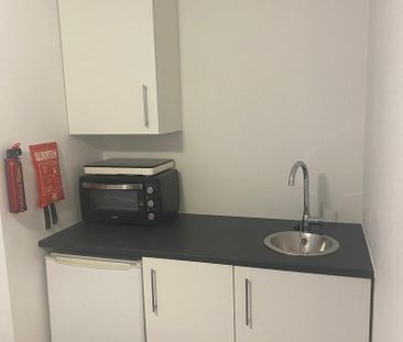Studio to rent - Photo 2