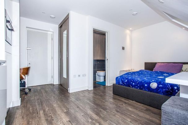 Studio to rent - Photo 1