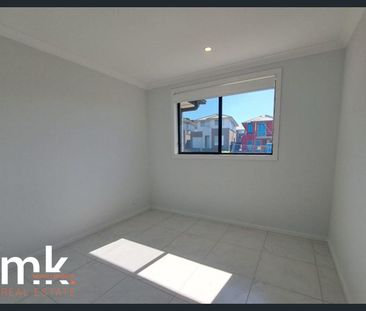 4 BEDROOM FAMILY HOME! - Photo 6