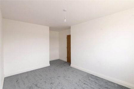 4 bedroom detached house to rent - Photo 3