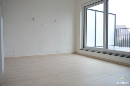 Instapklaar appartement met 2 slaapkamers op de 1e verdieping in Gullegem - Photo 2