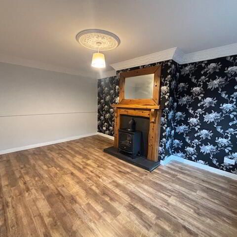 21 College Gardens, Newry, BT35 6DR - Photo 1