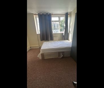 Room in a Shared House, Swinford Gardens, SW9 - Photo 3