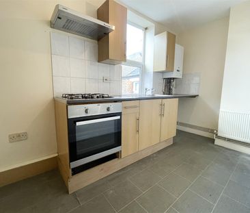 Seaside, Eastbourne, BN22 7QR - Photo 5