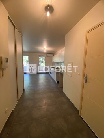 Appartement 3 pièces 65m2 MARSEILLE 13EME 994 euros - Photo 3