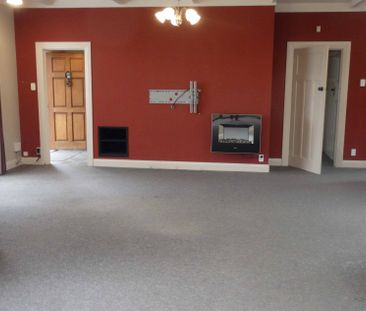 Charming Cambridge East Bungalow - Photo 3