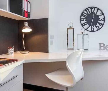 Studio London - Photo 1