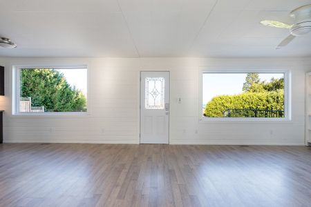 For Lease - 35 St. Clair Street, Collingwood, Ontario - Photo 2