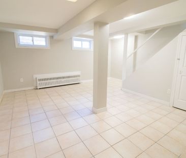 SPACIOUS 2 BEDROOM APARTMENT IN ST.CATHARINES!! - Photo 2