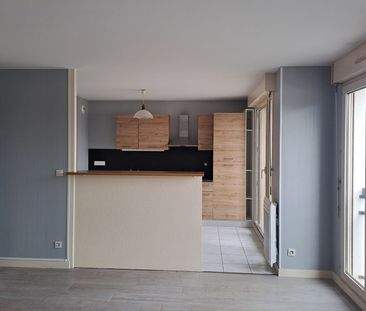 Location Appartement 3 pièces 71m² - Photo 4