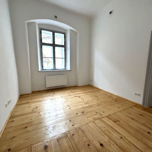Erstbezug provisionsfrei: Toprenovierter 95m² Altbau mit Einbauküche im Renaissance-Juwel! - Photo 1
