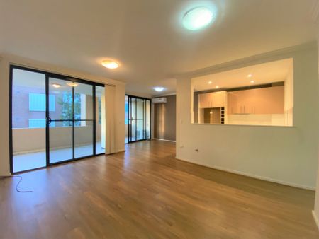 2 Bedroom Apartment with Timber Flooring - Photo 3