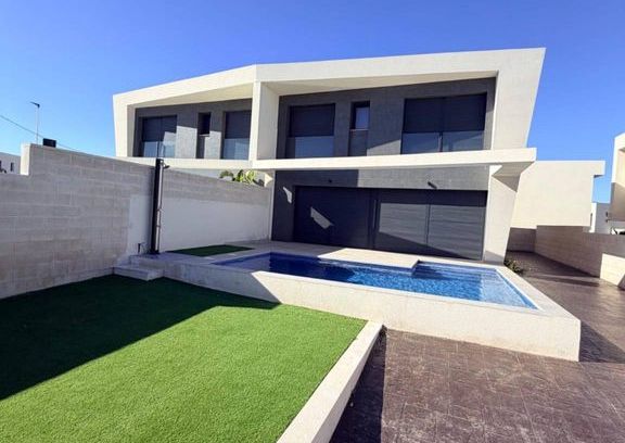 Luxury 3 room Detached House for rent in Gran Alacant, Spain