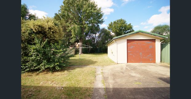 3 BEDROOM CHARMING FAMILY HOME - Photo 1