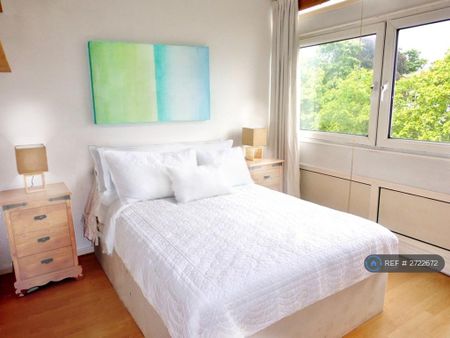 3 bedroom flat to rent - Photo 2