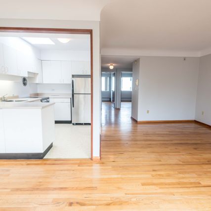 Victor Apartments - 2 Bedroom - Photo 1