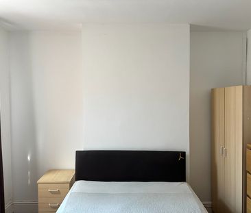 Room in a Shared House, Humberstone Drive, LE5 - Photo 2