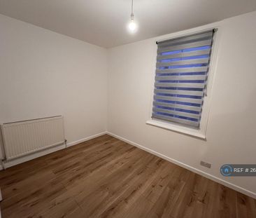 4 bedroom terraced house to rent - Photo 2