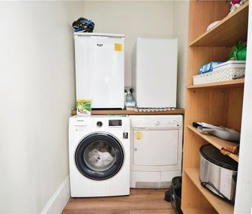 1 bedroom in a house share to rent - Photo 4