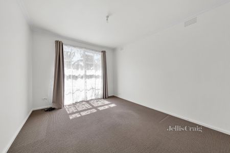 8 Ormiston Street, Mount Waverley - Photo 5