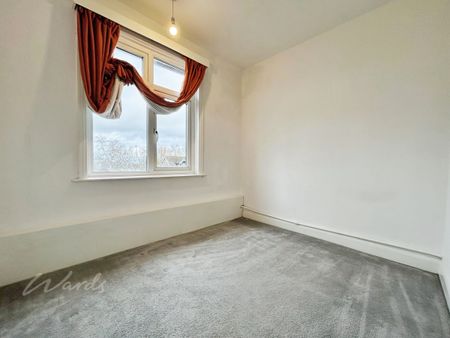 4 bedroom semi-detached house to rent - Photo 4