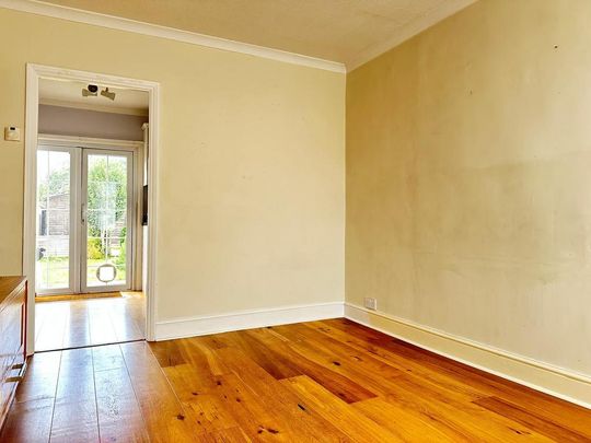 4 bedroom flat to rent - Photo 1