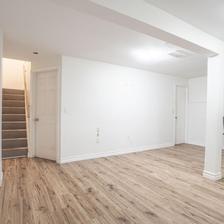 For Lease - 78 Grandridge Crescent, Guelph, Ontario - Photo 1