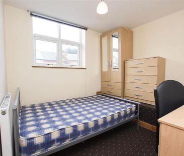 6 bedroom house to rent - Photo 1