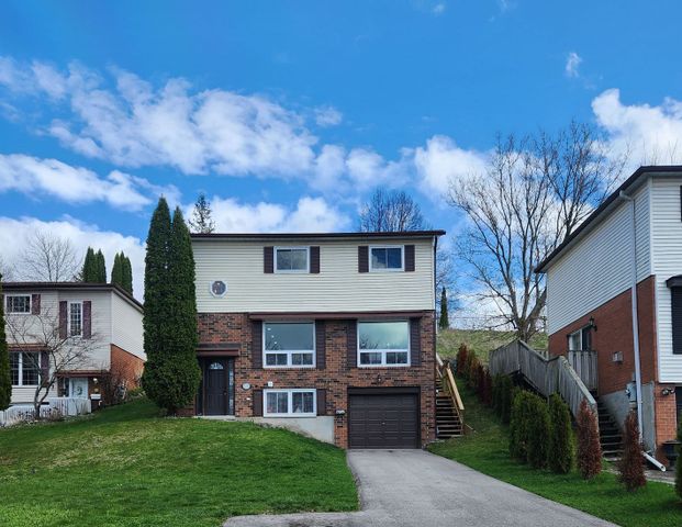 For Lease - 1195 Augusta Court, Oshawa, Ontario - Photo 1