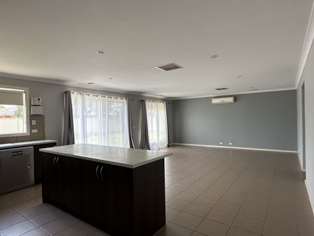 3 Savoy Nook, Shepparton VIC 3630 - Photo 5