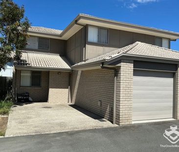 Spacious 2-beds Townhouse for Rent - Breaking Lease - Photo 3