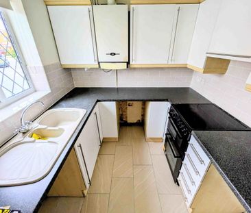 2 bedroom mews to rent - Photo 1