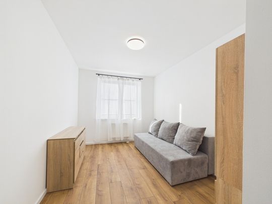 2 pokoje na os. Majowym w budynku z cegły - Photo 1